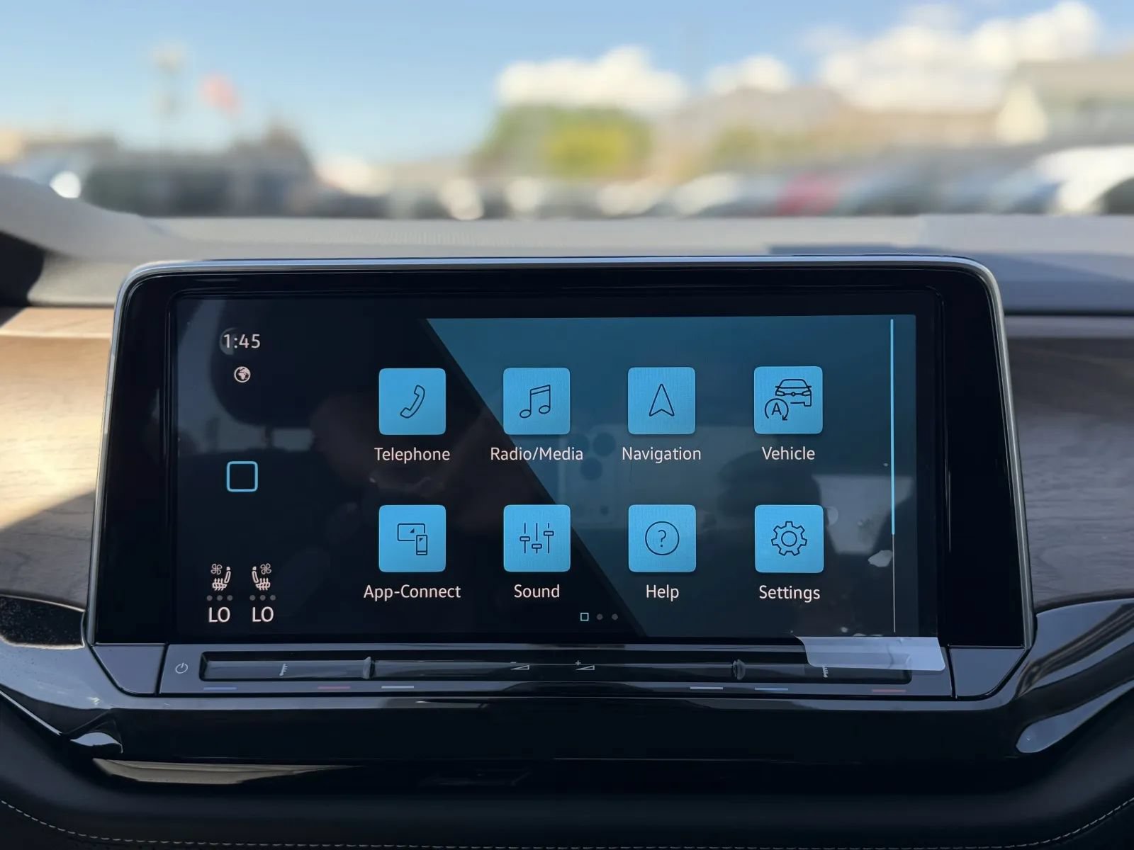 Used 2025 Volkswagen Atlas SE FWD image 34