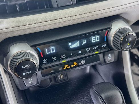 Used 2024 Toyota RAV4 XLE FWD image 26