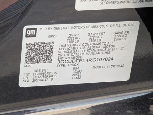 Used 2024 Chevrolet Silverado 1500 LT Trail Boss w/ Convenience Package II AWD/4WD image 38