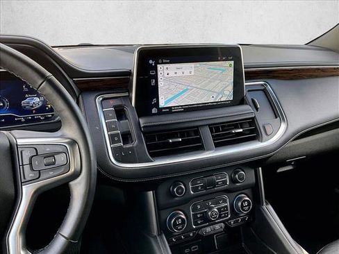 Used 2023 Chevrolet Suburban Premier image 8