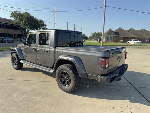 Used 2023 Jeep Gladiator Sport AWD/4WD image 5