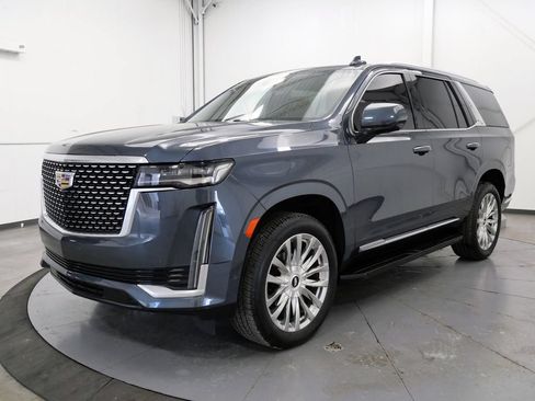 Used 2021 Cadillac Escalade Premium Luxury w/ Driver Assist Tech Package AWD/4WD image 3