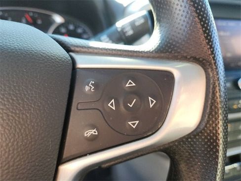 Used 2022 GMC Terrain SLE image 25