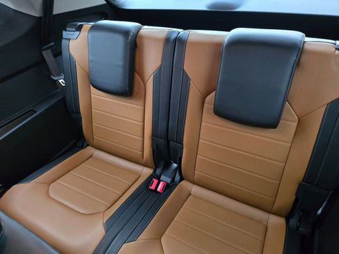 Used 2019 Volkswagen Atlas SEL Premium image 18