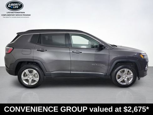 Used 2023 Jeep Compass Latitude w/ Convenience Group AWD/4WD image 2