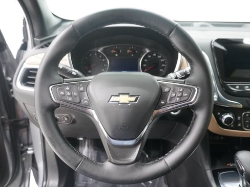 Used 2023 Chevrolet Equinox Premier FWD image 18