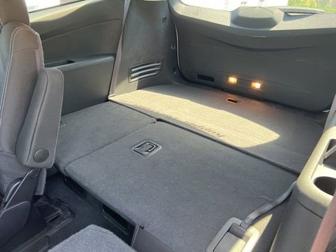 Used 2017 Chevrolet Traverse LT w/ Style and Technology Package AWD/4WD image 18