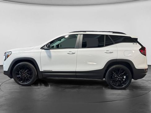 Used 2024 GMC Terrain SLE w/ Driver Convenience Package FWD image 8