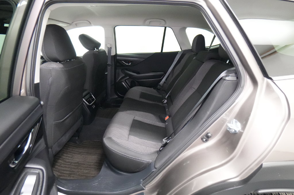 Used 2024 Subaru Outback Premium AWD/4WD image 18