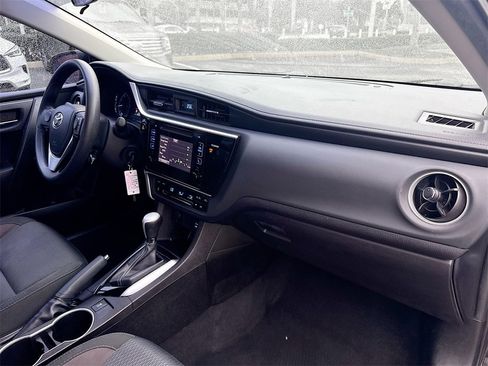 Used 2017 Toyota Corolla LE image 27