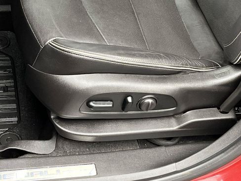 Used 2019 GMC Terrain Denali w/ Advanced Safety Package AWD/4WD image 11