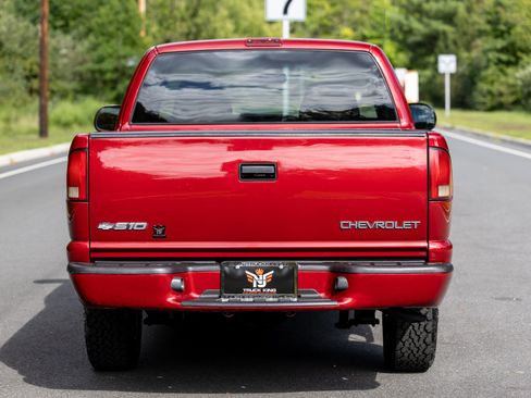 Used 2001 Chevrolet S10 Pickup LS w/ Preferred Equipment Group RWD image 19