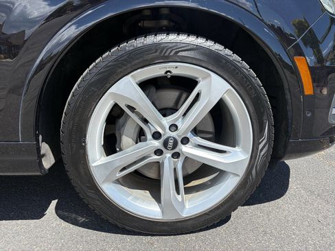 Used 2019 Audi Q7 3.0T Prestige AWD/4WD image 3