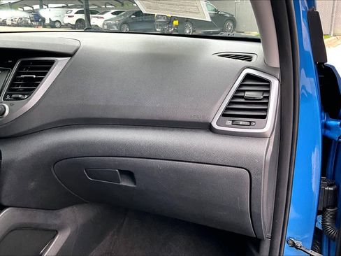 Used 2017 Hyundai Tucson SE AWD/4WD image 18