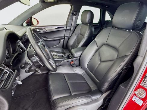 Certified 2020 Porsche Macan S AWD/4WD image 5