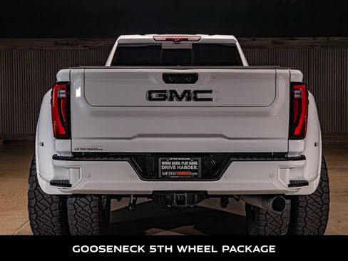 Used 2024 GMC Sierra 3500 Denali Ultimate AWD/4WD image 8
