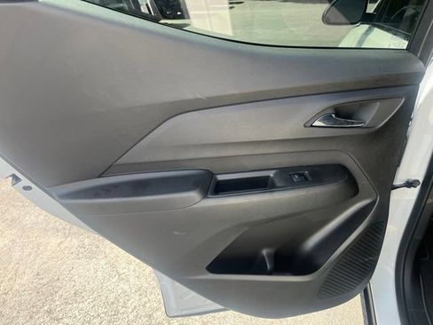 Used 2027 Chevrolet Bolt LT FWD image 15