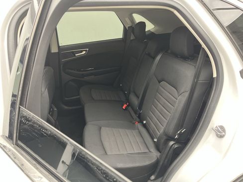 Used 2018 Ford Edge SEL image 11