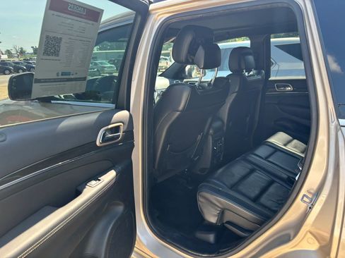 Used 2015 Jeep Grand Cherokee Overland w/ Advanced Technology Group RWD image 14