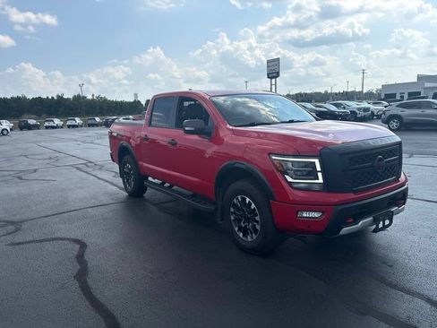 Used 2024 Nissan Titan PRO-4X w/ Pro-4x Convenience Package AWD/4WD image 7