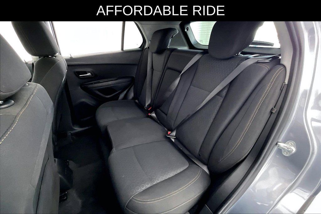 Used 2020 Chevrolet Trax LS w/ Tint and Cruise Package FWD image 34