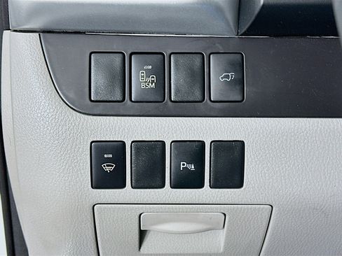 Used 2016 Toyota Highlander Limited image 17