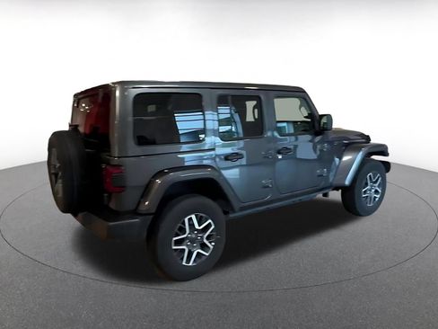 Used 2025 Jeep Wrangler Unlimited Sahara AWD/4WD image 8