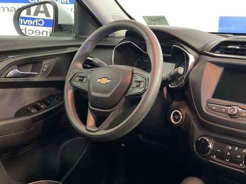 Used 2023 Chevrolet TrailBlazer LT FWD image 14