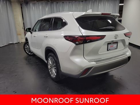 Used 2026 Toyota Highlander Platinum AWD/4WD image 6