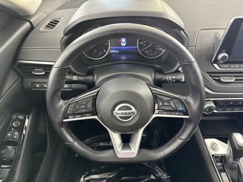 Certified 2021 Nissan Altima 2.5 SV w/ SV Premium Package AWD/4WD image 23