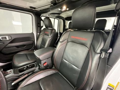 Used 2023 Jeep Gladiator Rubicon w/ Cold Weather Group AWD/4WD image 6