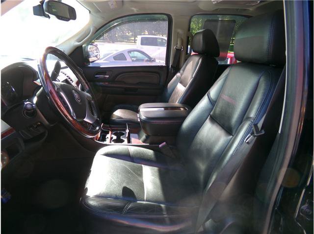 Used 2007 Cadillac Escalade AWD w/ Information Package image 3