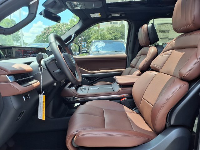 New 2026 Lincoln Navigator Reserve AWD/4WD image 7