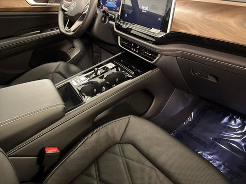 New 2026 Volkswagen Atlas SE image 16