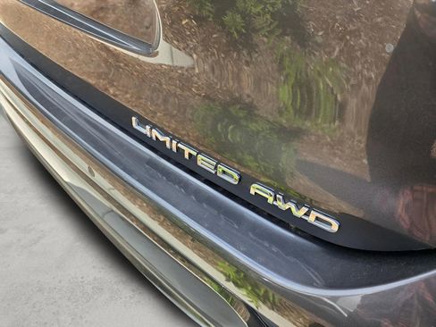 Used 2021 Toyota Highlander Limited AWD/4WD image 15