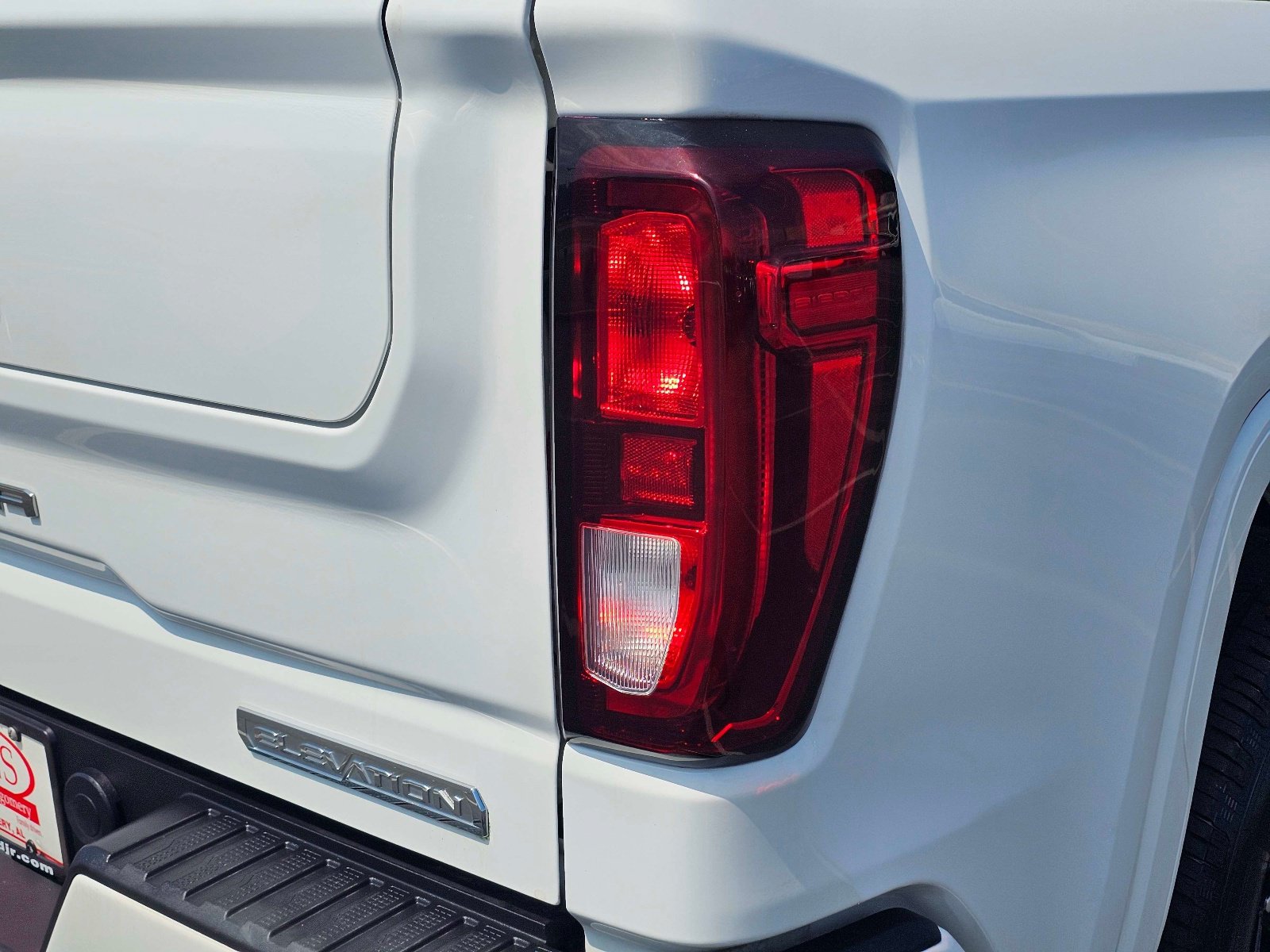 Used 2022 GMC Sierra 1500 Elevation RWD image 9