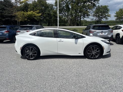 Used 2025 Toyota Prius Limited w/ Limited Premium Package AWD/4WD image 23