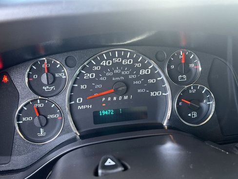 Used 2024 GMC Savana 2500 w/ Driver Convenience Package image 12
