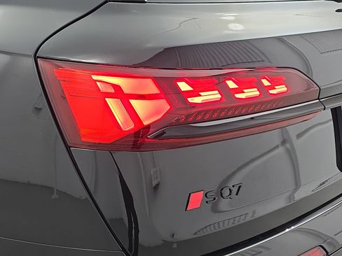 New 2026 Audi SQ7 Prestige image 37