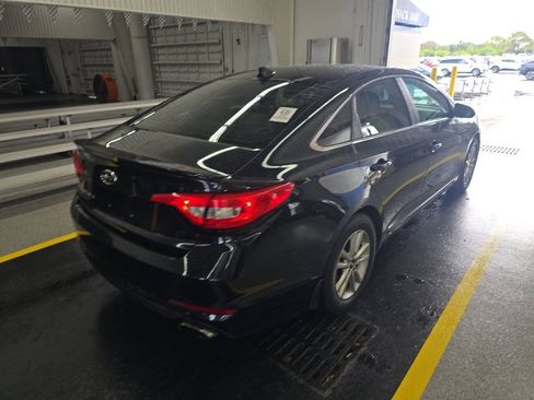 Used 2017 Hyundai Sonata SE FWD image 2