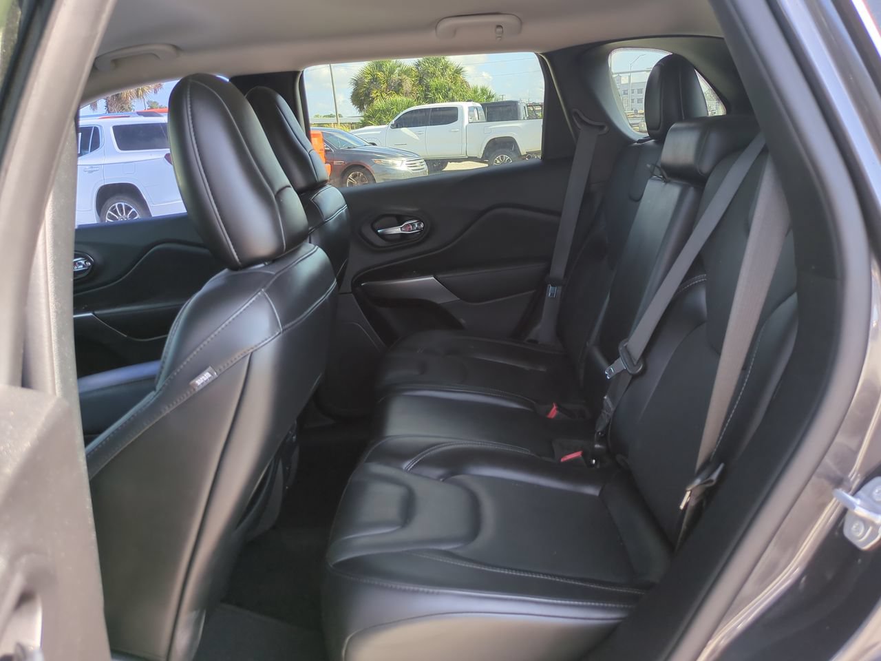 Used 2021 Jeep Cherokee Latitude Lux w/ Comfort/Convenience Group FWD image 13