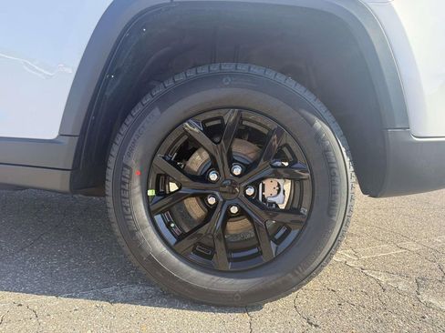 New 2026 Jeep Grand Cherokee Altitude RWD image 10