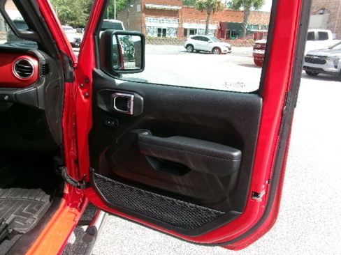 Used 2022 Jeep Wrangler Rubicon image 12