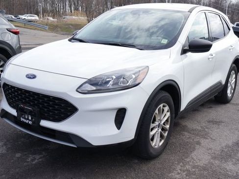 Used 2022 Ford Escape SE image 3