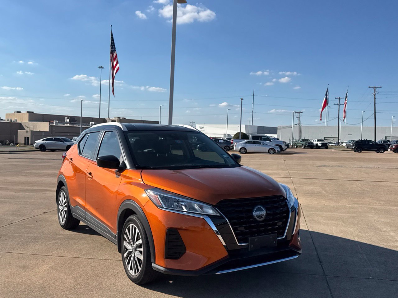 Used 2024 Nissan Kicks SV FWD image 2