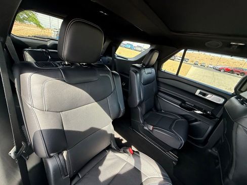 Used 2023 Ford Explorer ST w/ Equipment Group 401A image 18