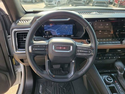 Used 2024 GMC Canyon AT4 w/ AT4 Premium Package image 15