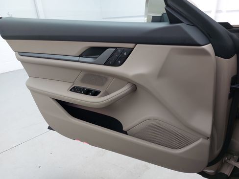 Used 2023 Porsche Taycan 4 Cross Turismo image 29