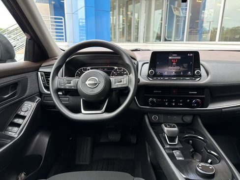 Used 2023 Nissan Rogue S AWD/4WD image 14