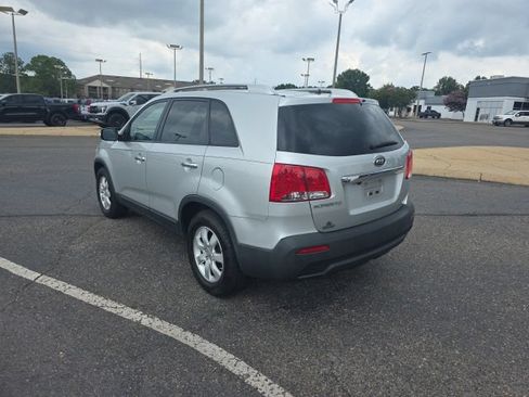Used 2013 Kia Sorento LX w/ Convenience Pkg FWD image 5